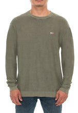 Lade das Bild in den Galerie-Viewer, C-Neck Sweater
